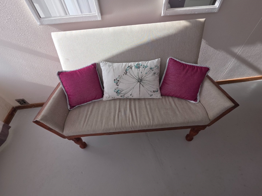 2 Bedroom Property for Sale in Vredehoek Western Cape
